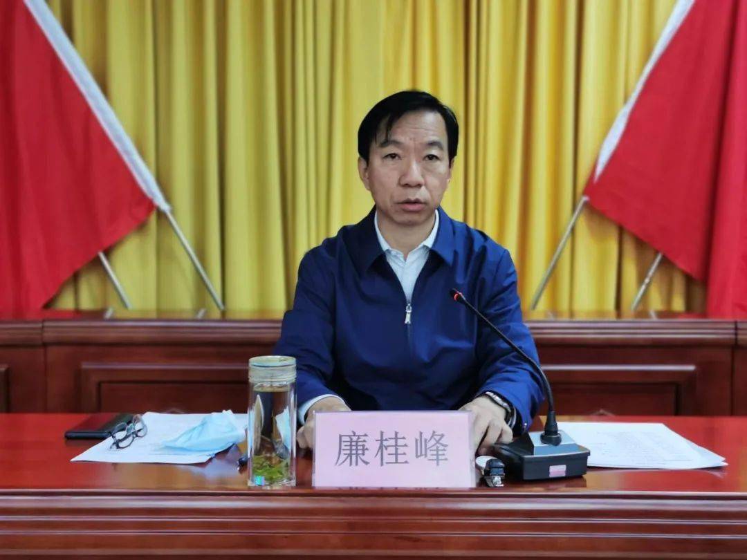 廉桂峰为邦均镇新一届村"两委"干部授课_发展