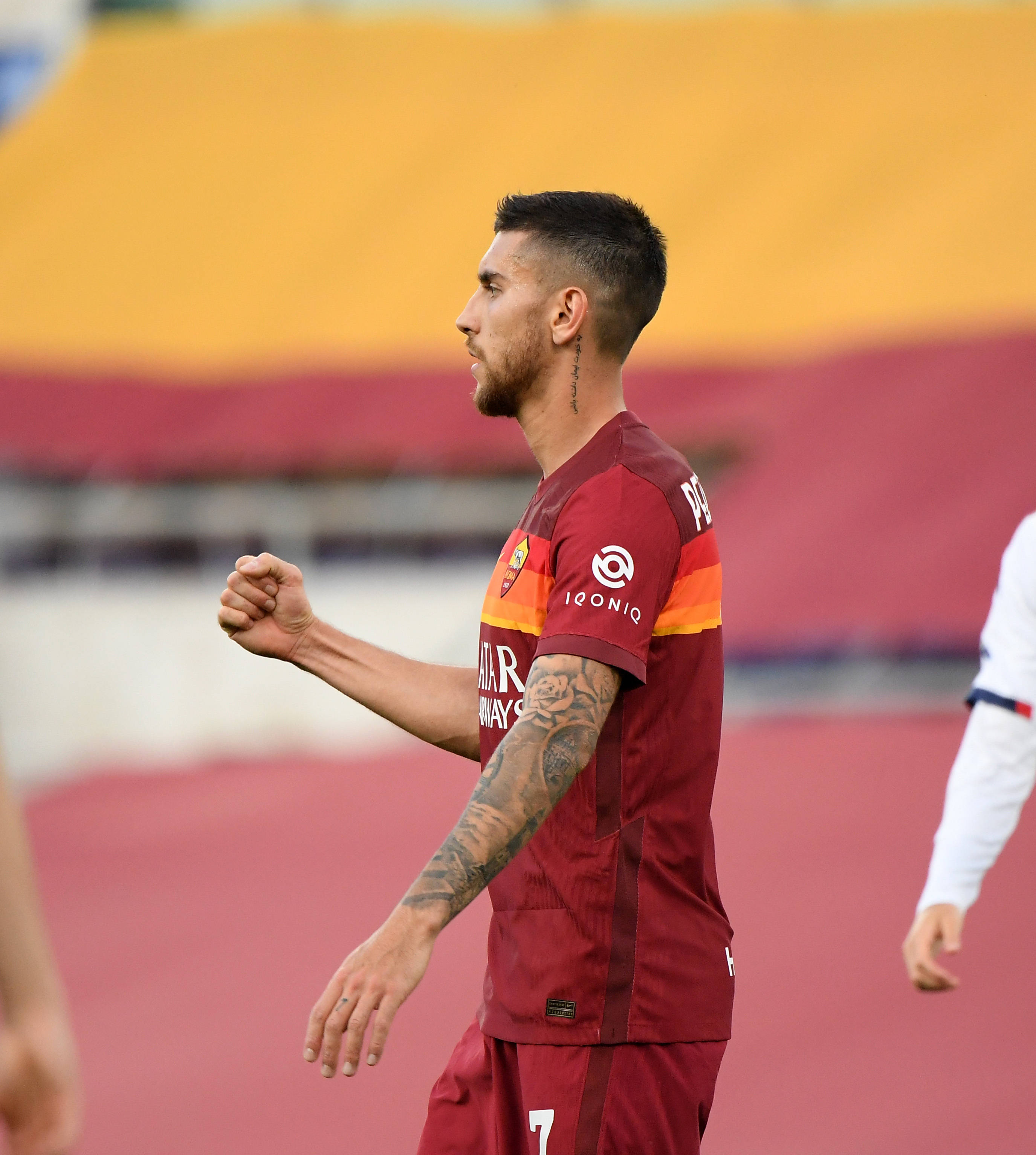 足球——意甲:罗马胜克罗托内