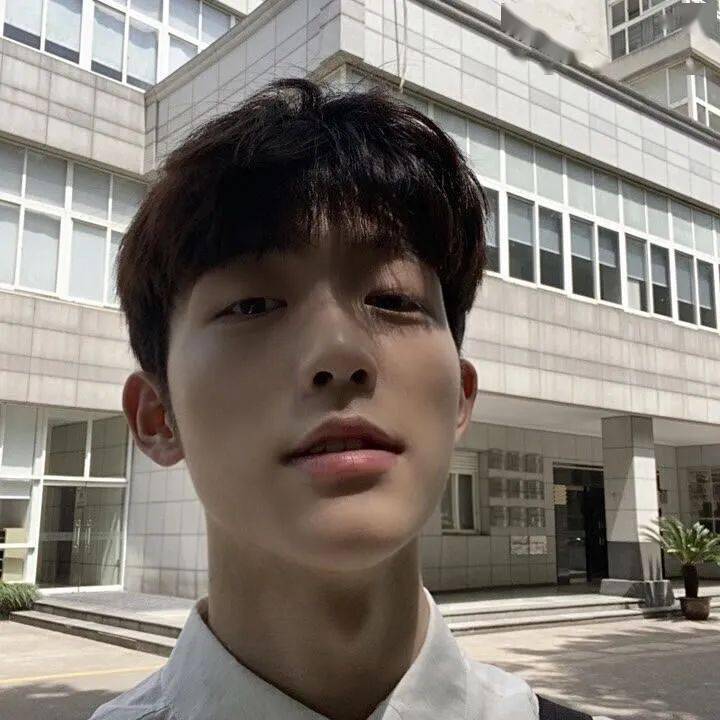 颜值不高的男生留这24款发型好帅