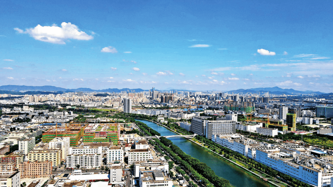 空气质量不断改善!"宝安蓝"再度刷屏