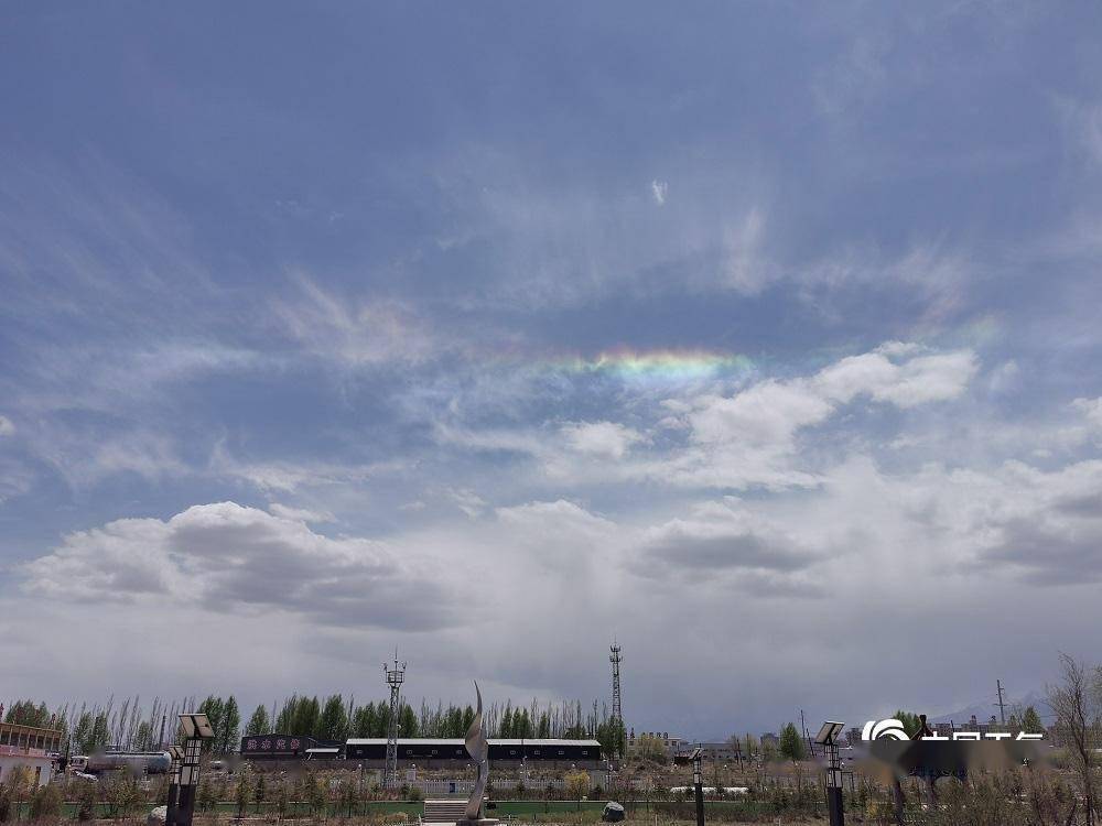 這種雲彩由密捲雲組成,高度一般在四五千