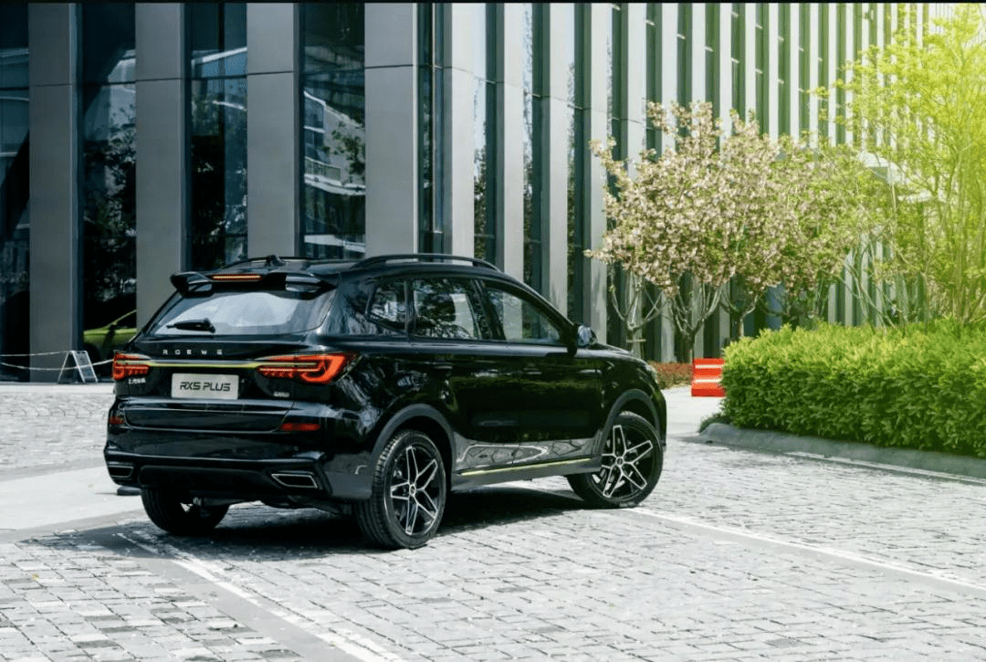 荣威rx5plus荣麟版堪称国潮美学典范购车颜控党还在等什么