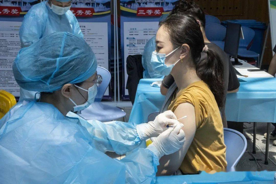 来撸起袖子直击nwafu新冠疫苗接种现场