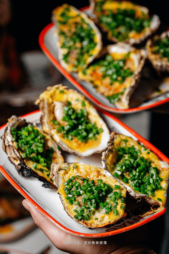 "菜品领券后,到店用餐后核销文末领取"黑暗料理勇气折扣券"8折吃烧烤