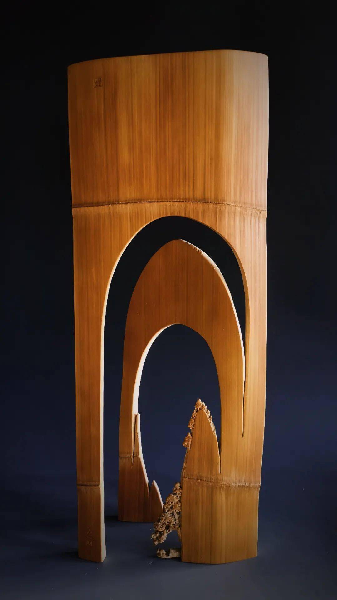 当代竹雕秋人作品