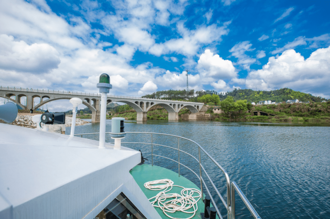 春游江淮请您来丨月潭湖首批四艘游船已全部到位顺利下水