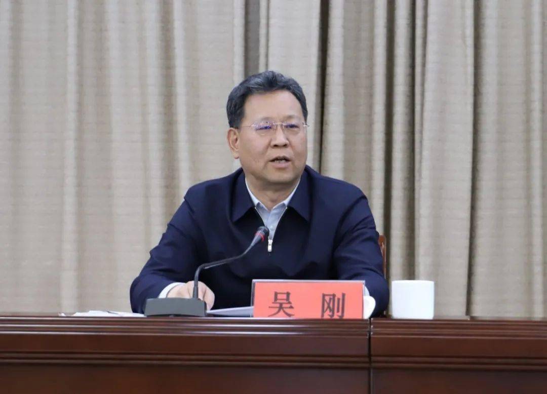 省司法厅党委委员,副厅长,省监狱管理局党委书记,局长王锁成出席会议