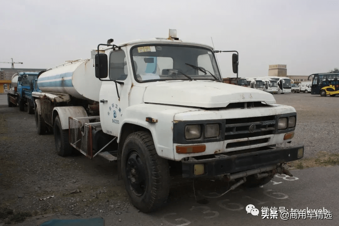 半挂式的东风长头洒水车,可曾记得?