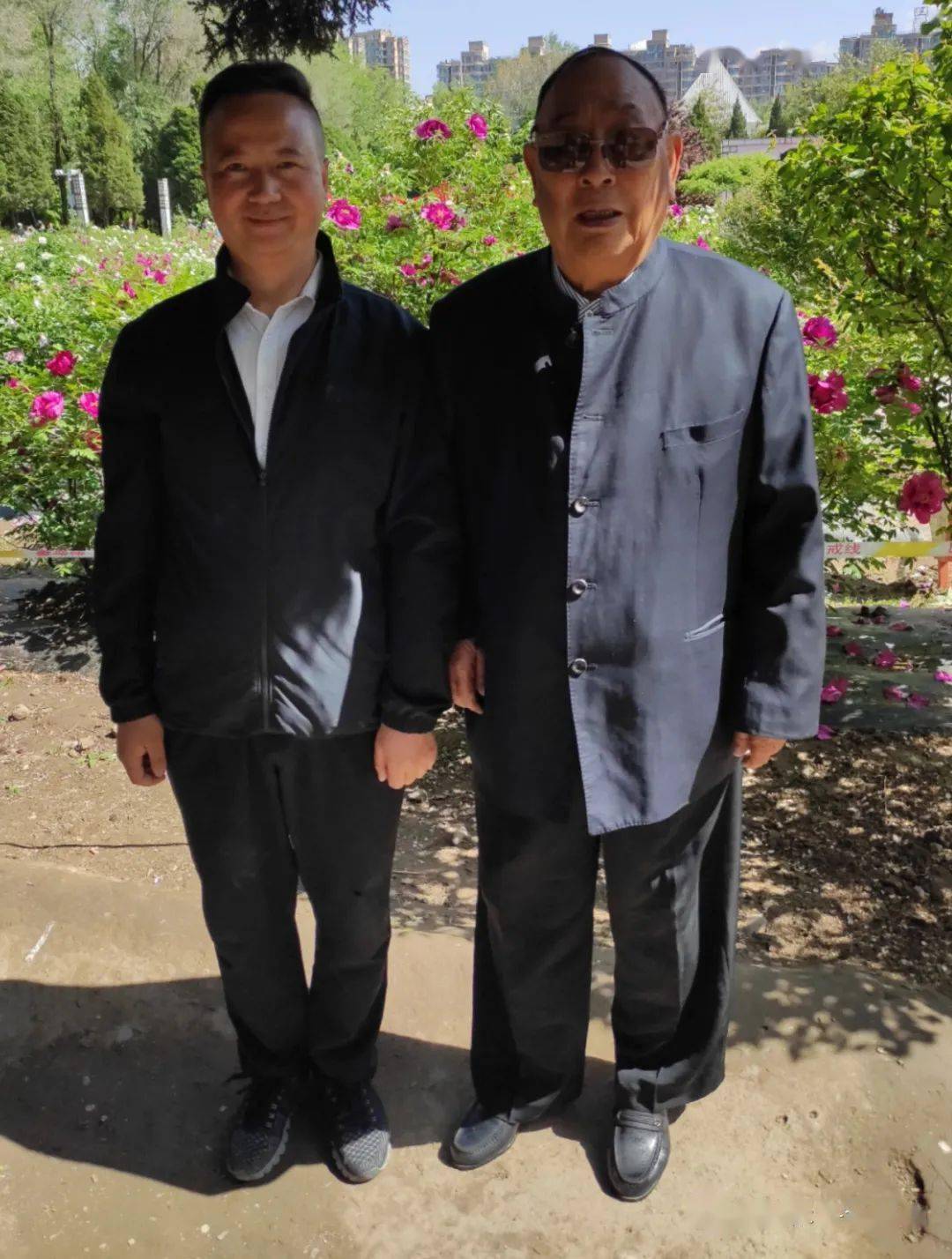 5月16日协会负责人与甘肃原省委副书记禹贵民先生在一起