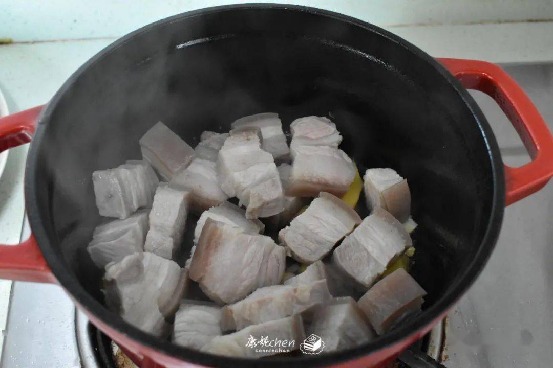 蔬菜|夏天用它炖肉鲜香入味，滑嫩不油腻，越吃越香，一锅不吃光不罢休