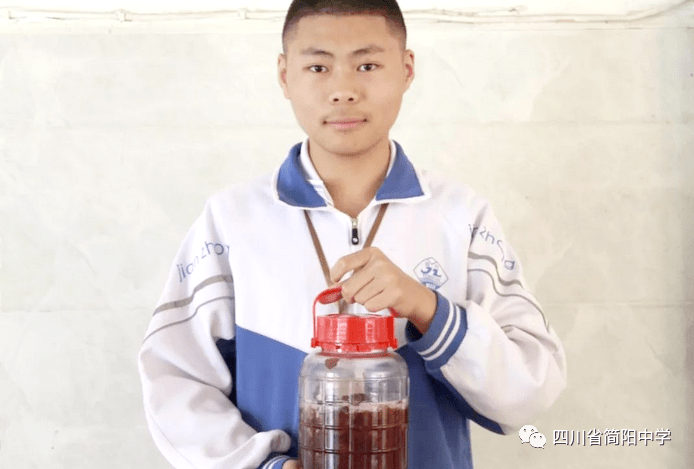 上得了厅堂,下得了厨房——看看简中校花校草神一般的操作!