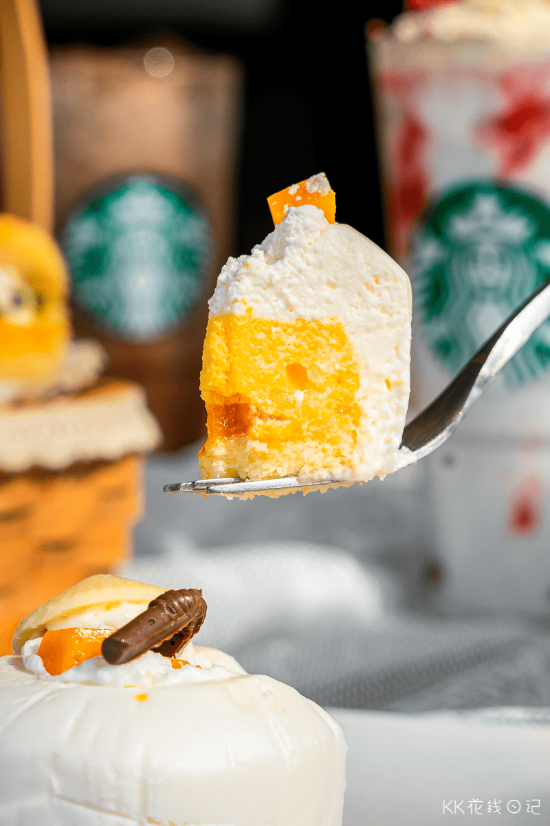 星巴克星冰乐新品来了巧莓cp陪你过初夏