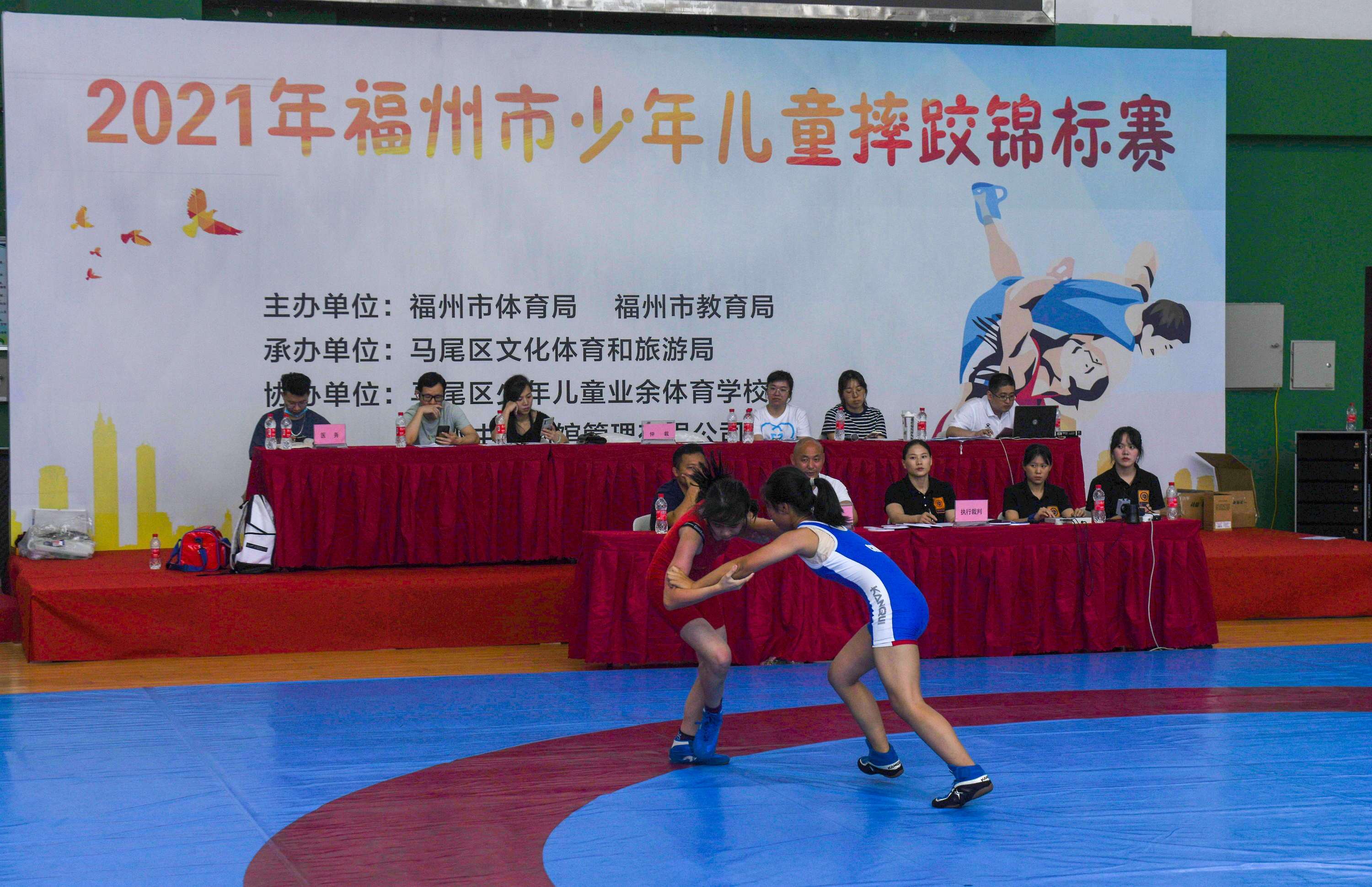 福州少年儿童摔跤锦标赛落幕 马尾队成最大赢家