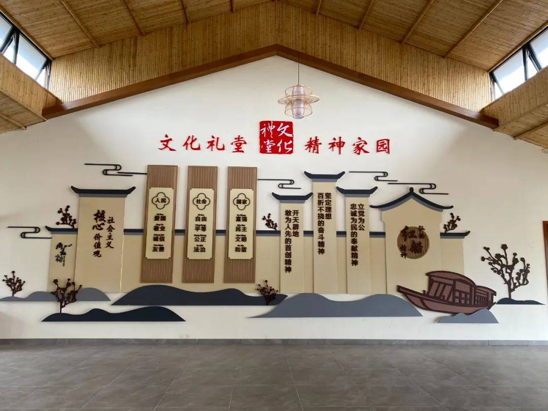 在进行村庄改造中,南梅村大力创建优美庭院,在保留传