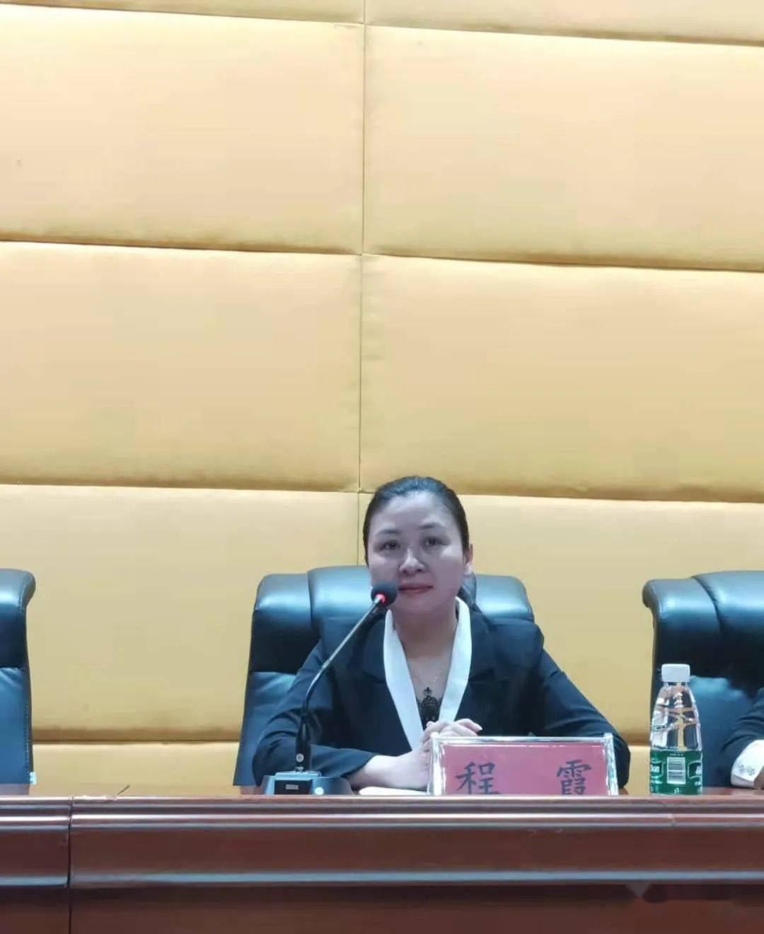 弘扬劳模精神传承劳动光荣萍乡市劳模事迹报告会莲花专场胜利召开