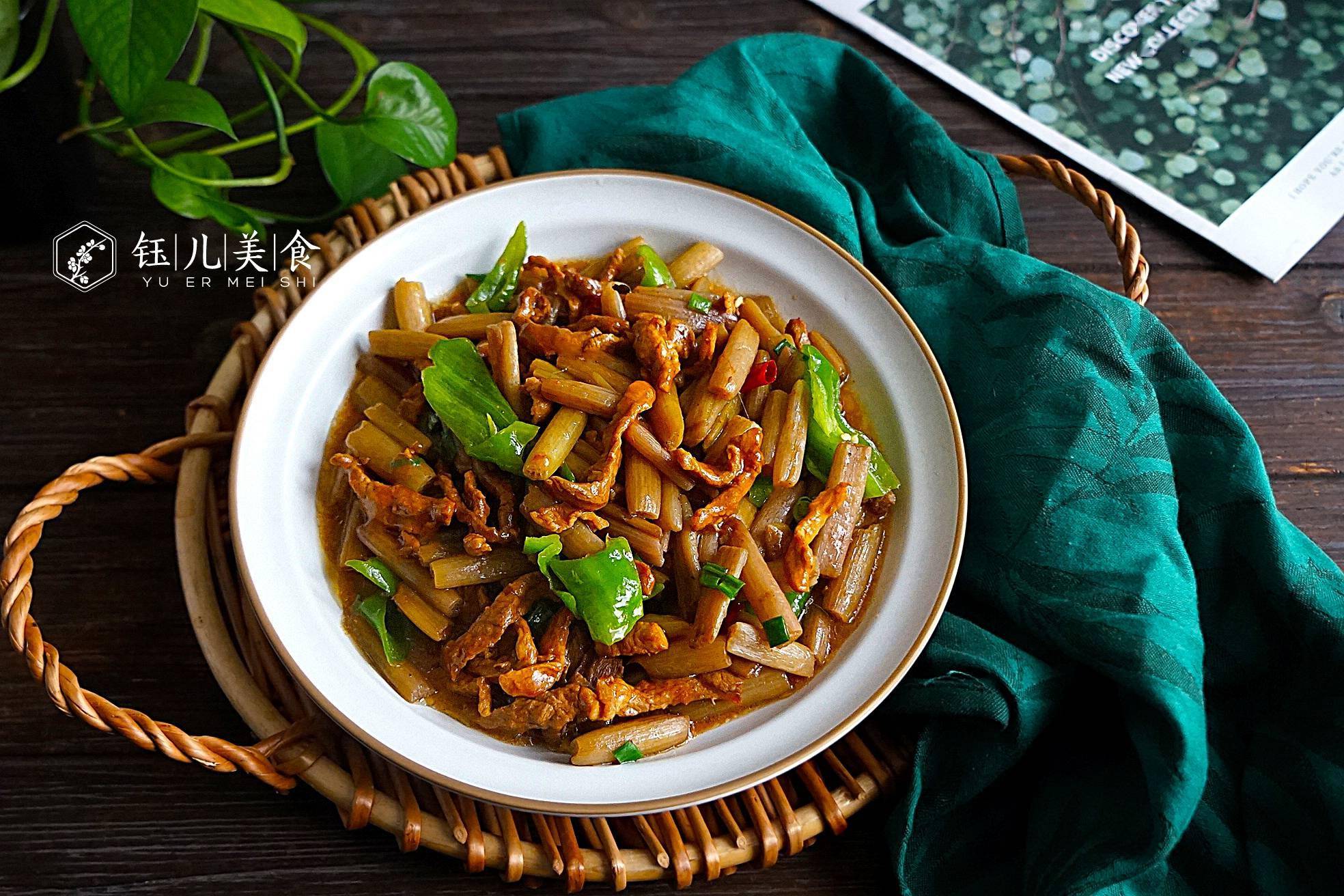 明日小满这菜记得给家人吃起来鲜嫩爽脆又营养常吃平安度夏