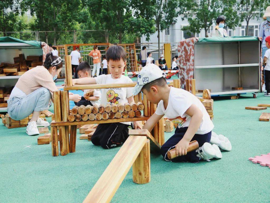 垦利区康居幼儿园开展户外自主游戏家长观摩活动