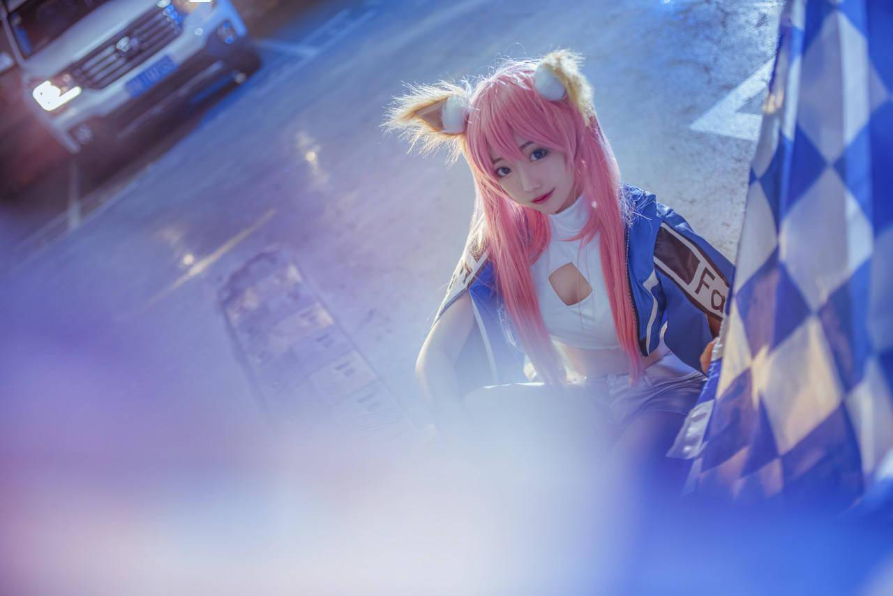 玉藻前赛车cosplay