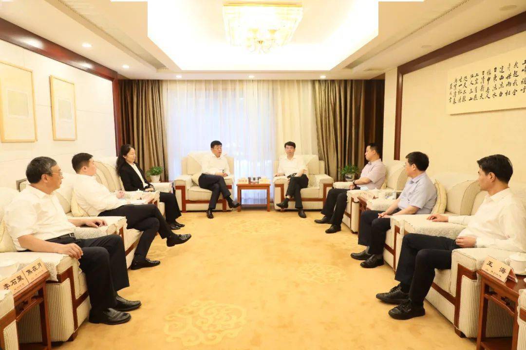5月18日,刘家强会见惠州市委书记,市人大常委会主任胡洪和惠州市副