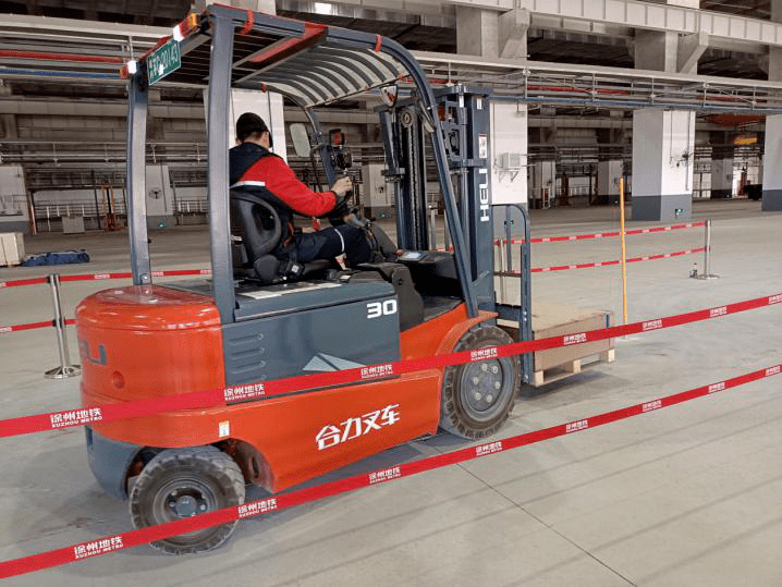 檢驗叉車操作崗位人員基本功,提升叉車司機的駕駛和操作水平,為安全