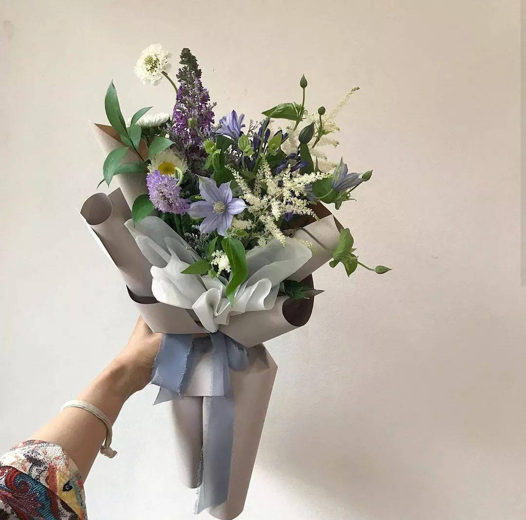 花艺赏析雅致韩式迷你小花束