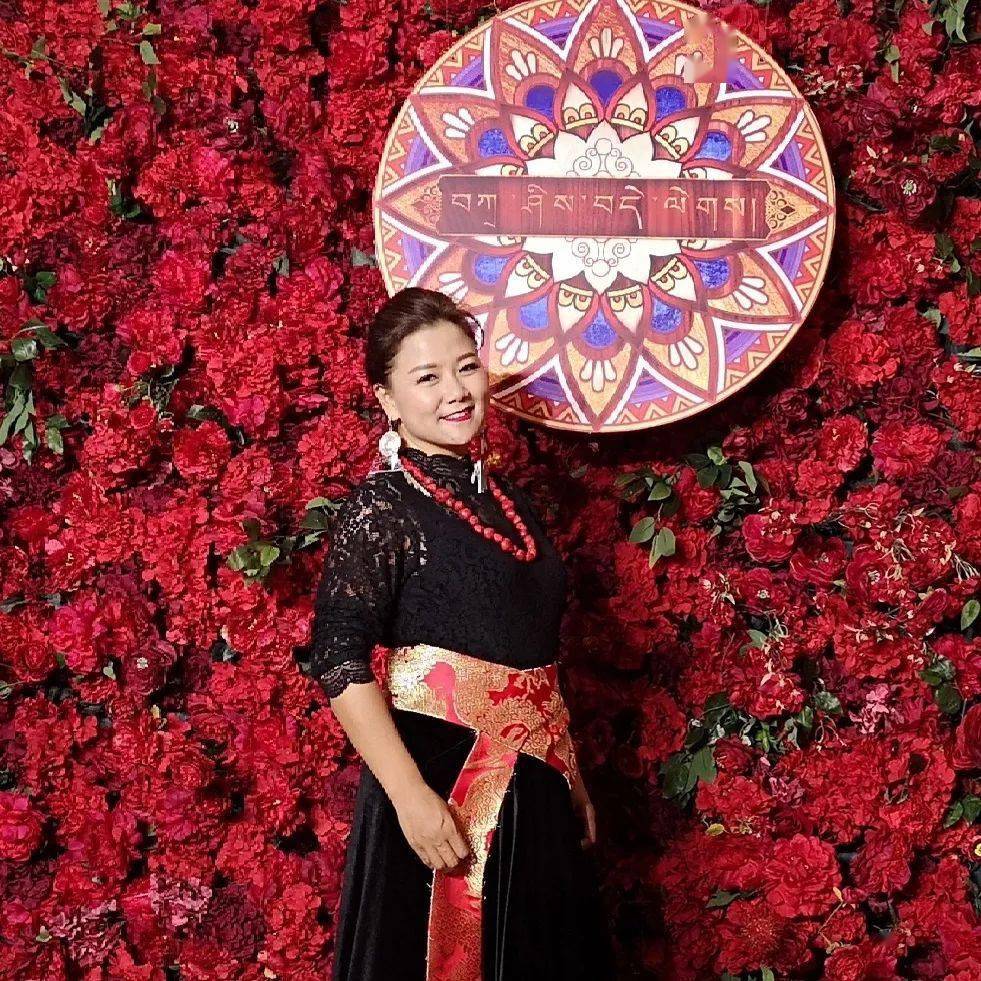 银杏银杏艺术团独唱演员廖阳初,成都市银杏银杏艺术团独唱演员蒋倩竹