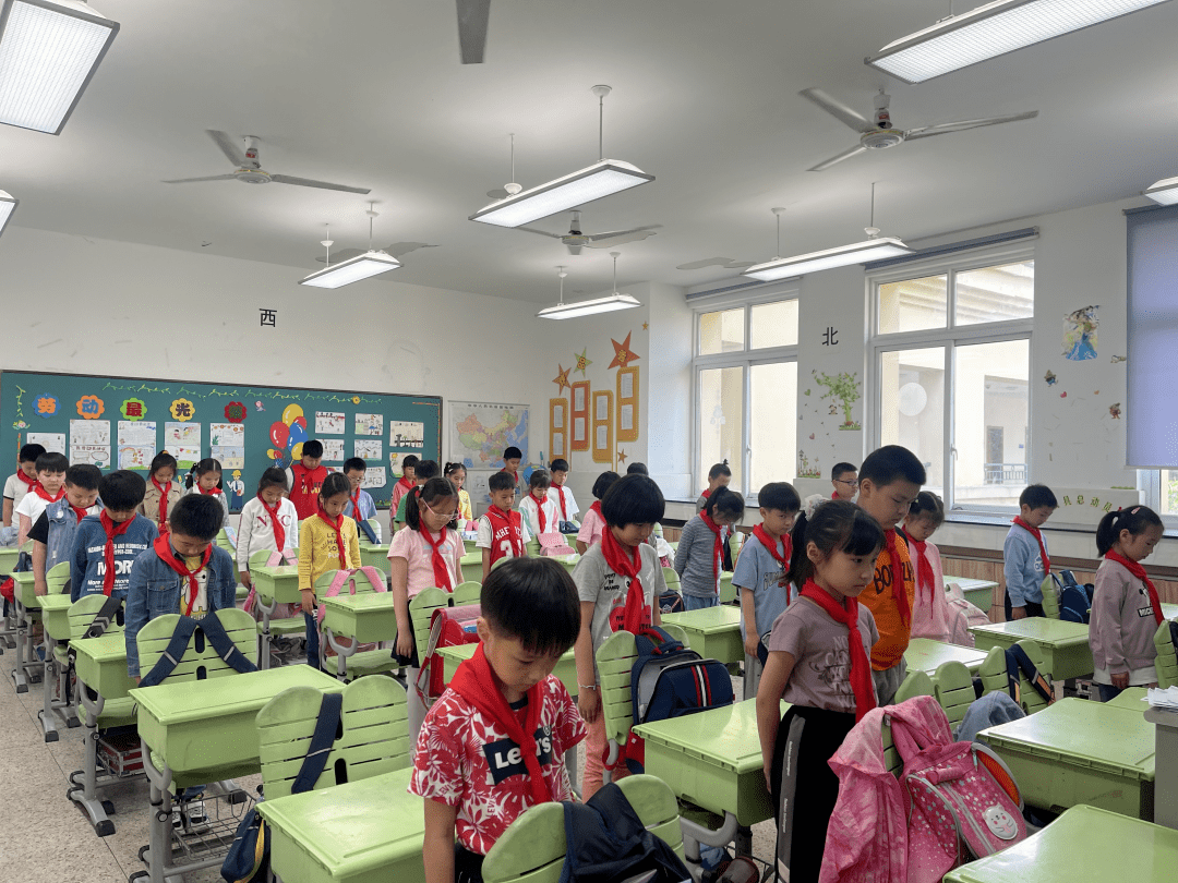 今天上午十点,长沙市明阳山殡仪馆举行了袁隆平爷爷的遗体告别仪式.