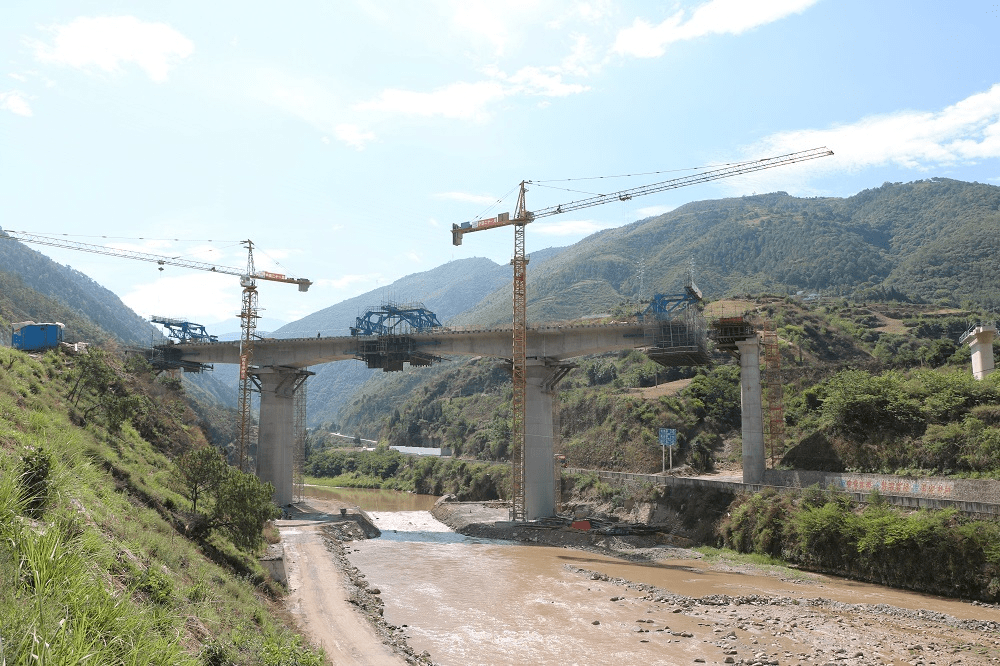 新进展成昆复线冕宁境内最后一座特大桥合龙