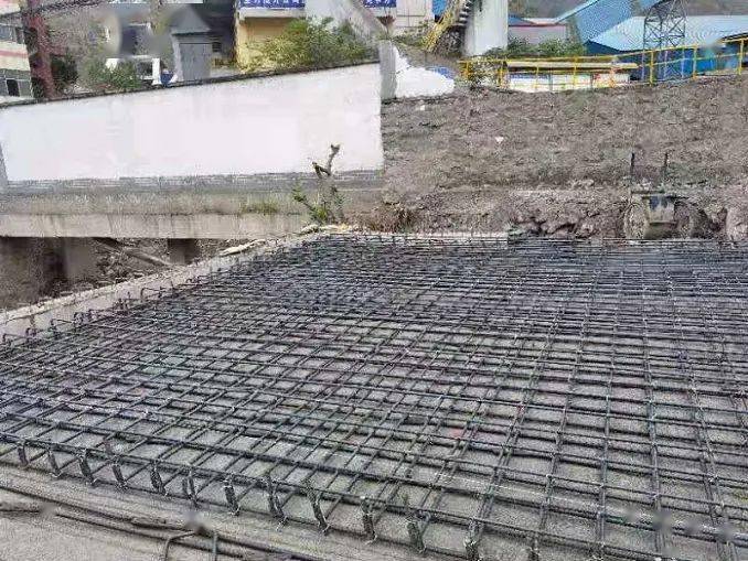 g212线灰崖子1号桥桥头搭板钢筋绑扎g212线徐家堡桥全面通车今年是