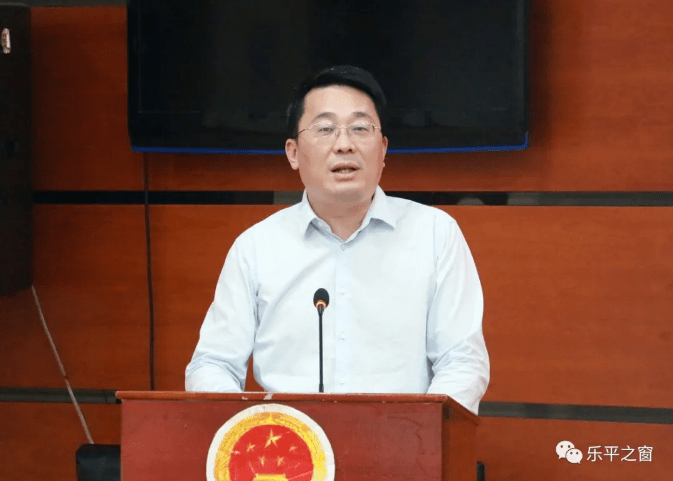 乐平市重大产业项目集中签约仪式在市为民服务中心举行,市委书记