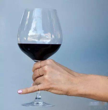 搞笑拿杯姿势暴露了你