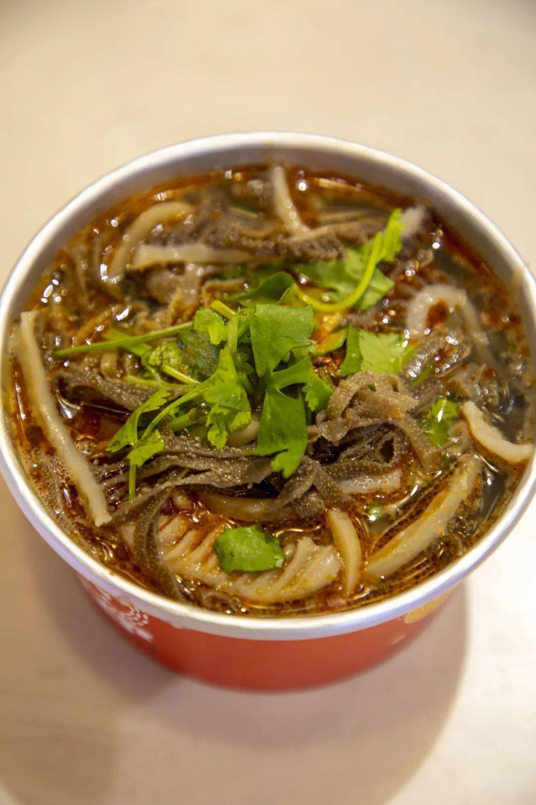 老北京的传统风味小吃,嚼劲十足,脆嫩爽口,在这里的爆肚又加入各种