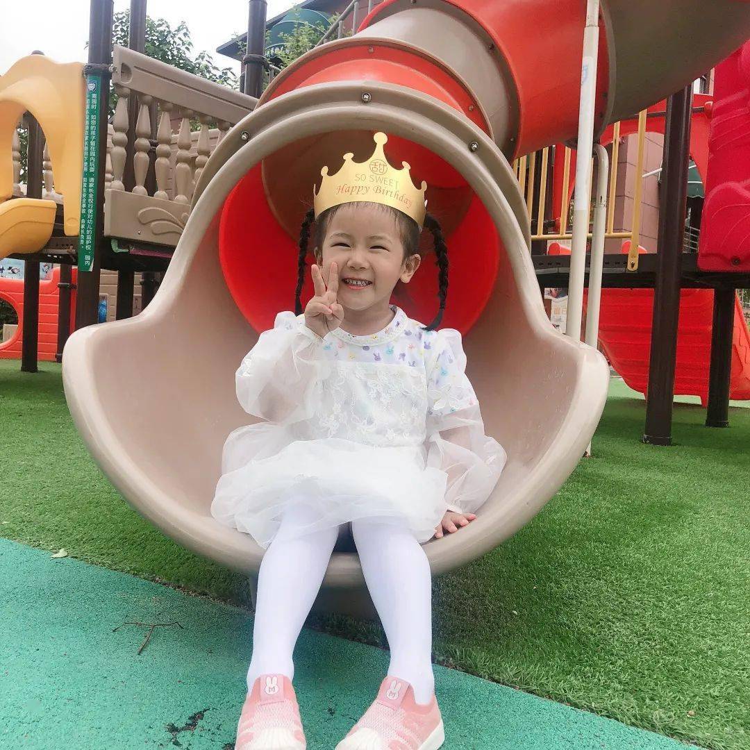 夏天宝贝 祝你四周岁生日快乐,希望你做一个快乐,善良的小姑娘,简简单