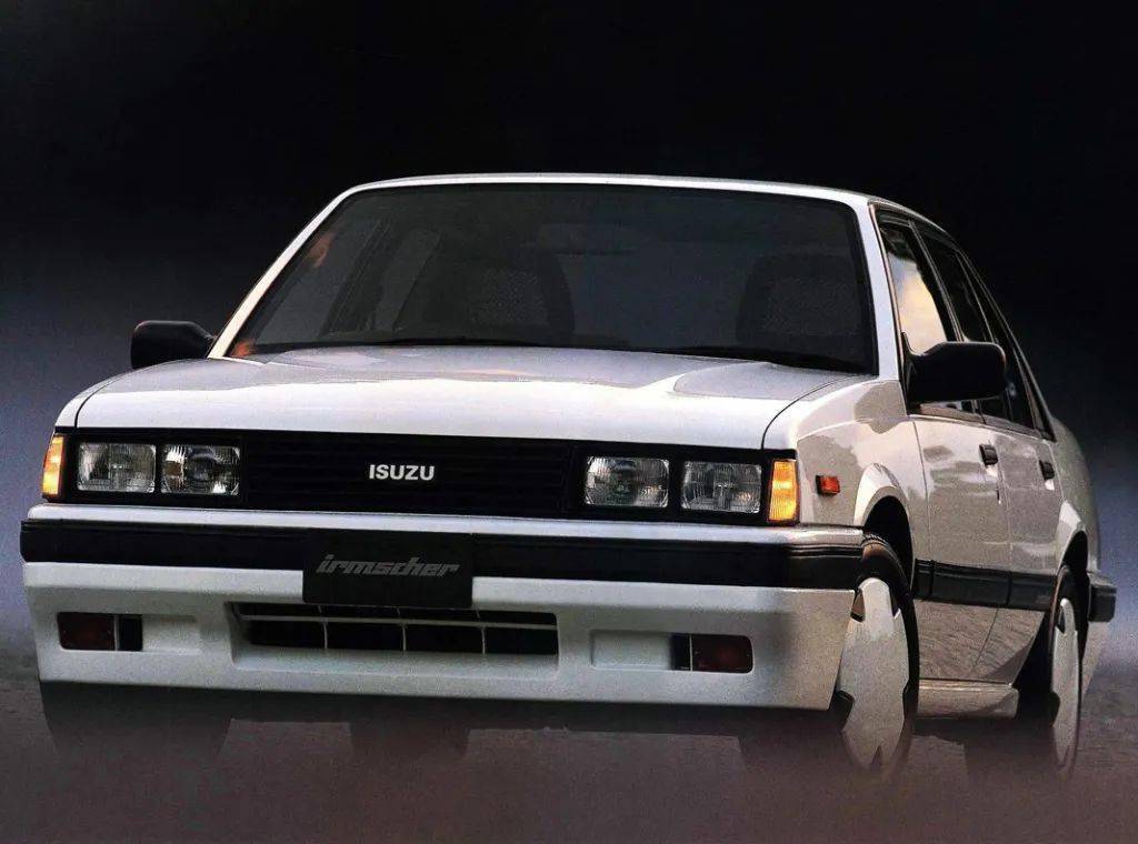 五十铃牌雅阁(?