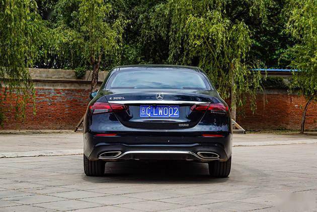 买标怎么了?哎,就是玩儿 试奔驰e300l