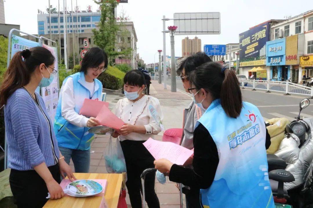 中国未成年人口_降低近视率 应该怎么办(3)