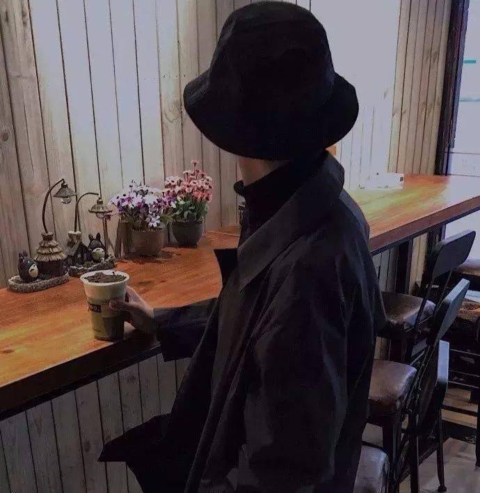 拍照的头像男 9e50851426ba4816888bc5c447fa491f.jpeg