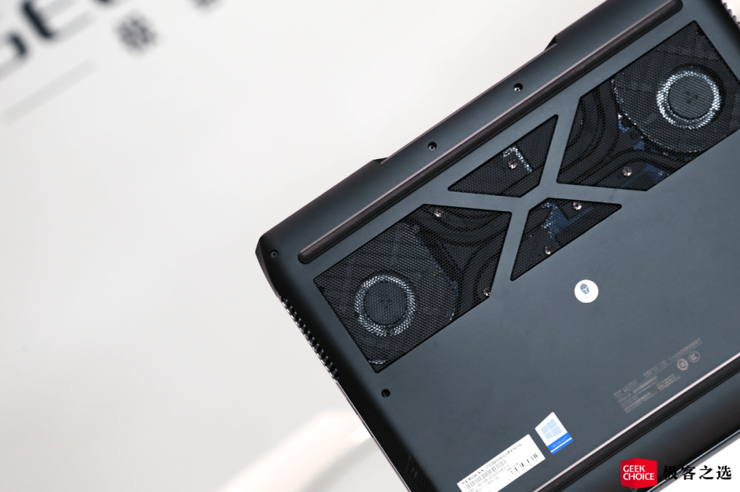 雷神zero评测第11代酷睿i7rtx3060可游戏也可办公的多面手