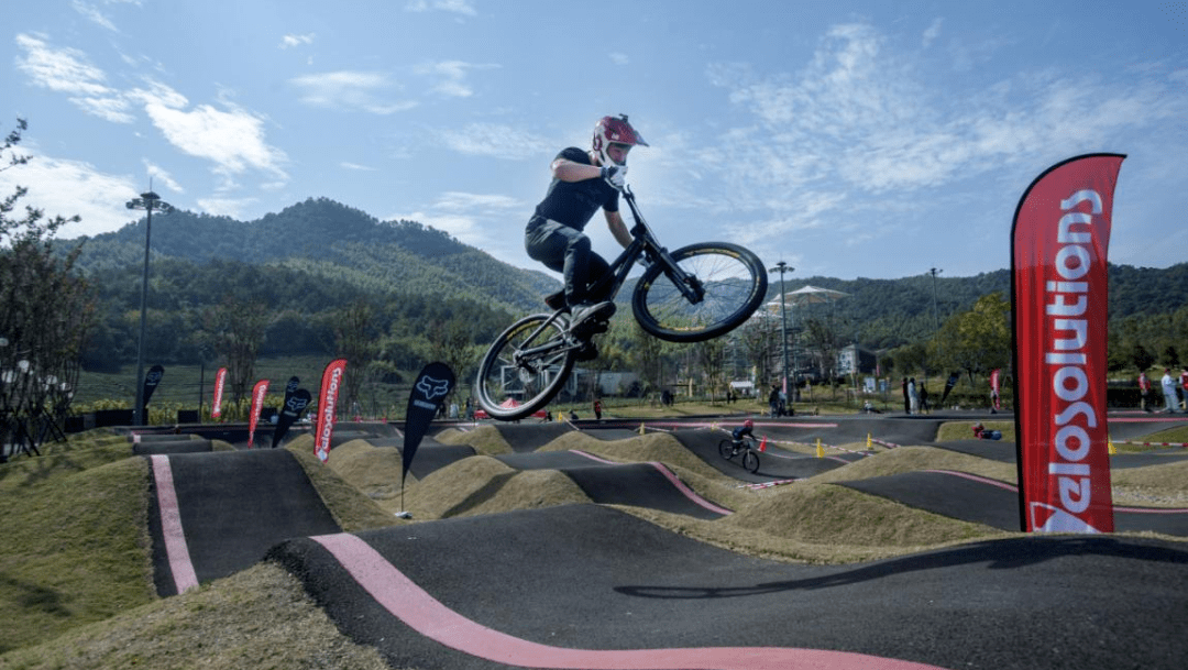 德清田博园,velosolutions公司建造的世界级泵道