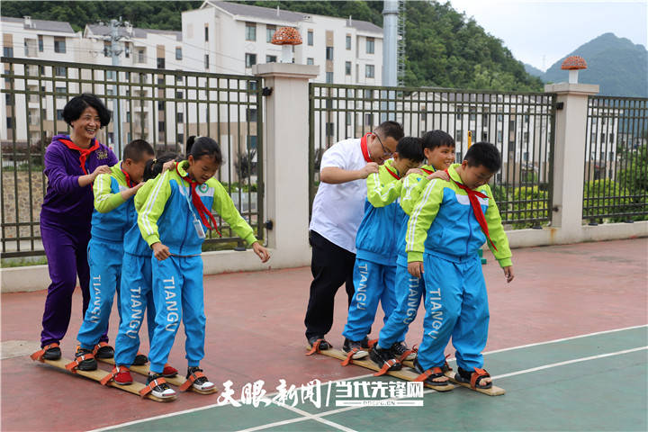 深入基层走进安龙县天菇小镇春潭街道第二小学,湄潭县复兴镇中心完小