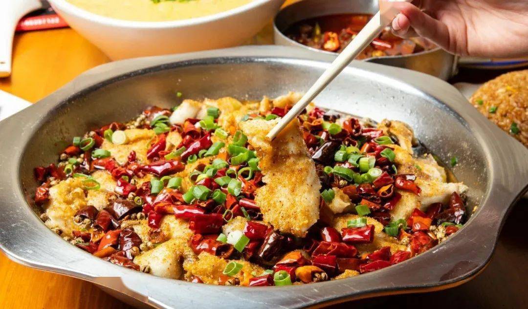 除了辣椒和油料恨自己为什么没有早点吃到这么美味的水煮鱼!