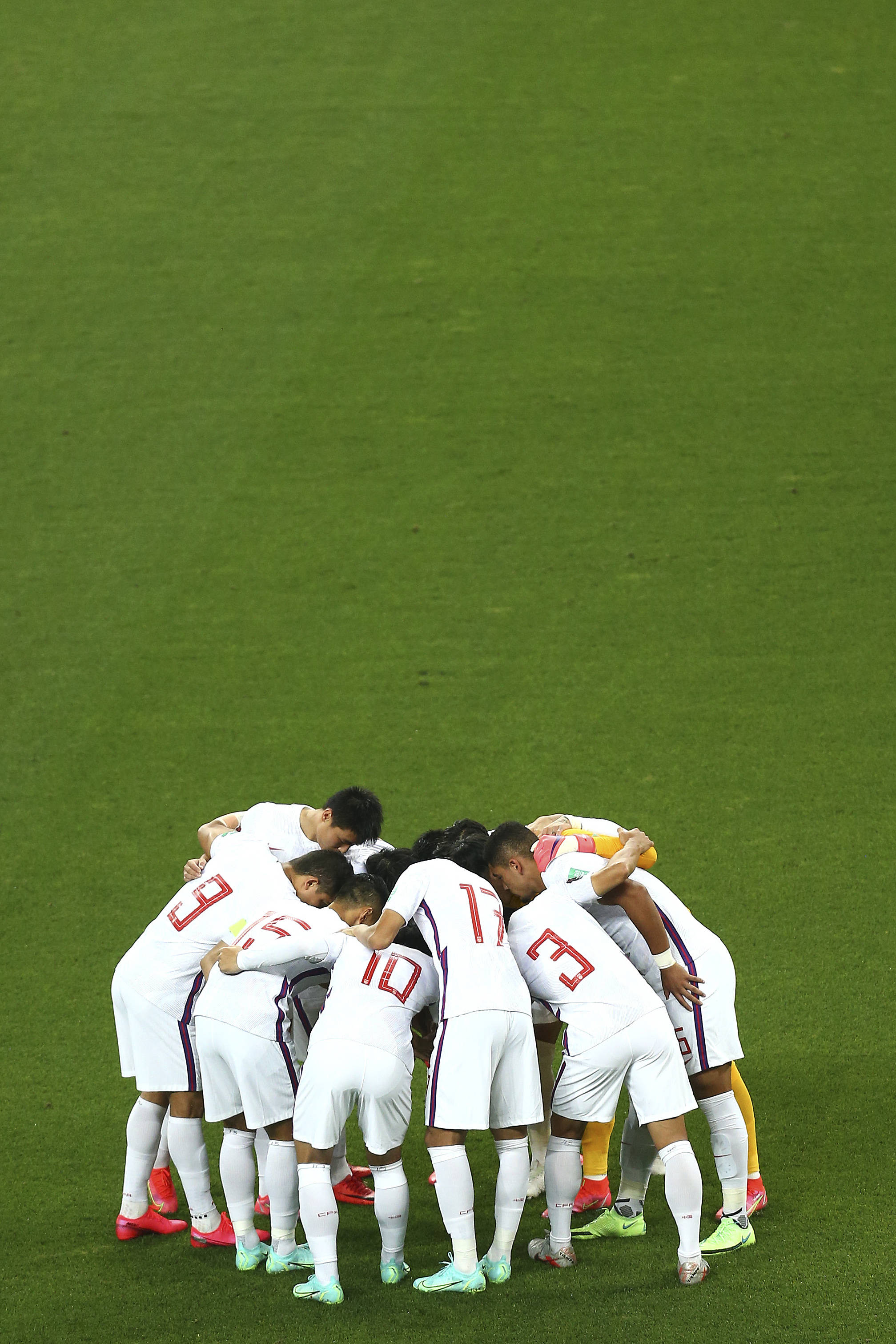 足球世预赛中国队对阵关岛队