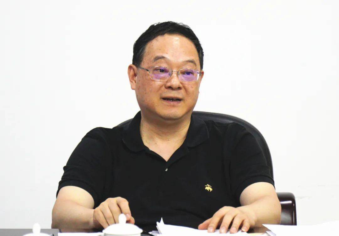 严可仕主持召开民进福建省委会领导班子谈心会