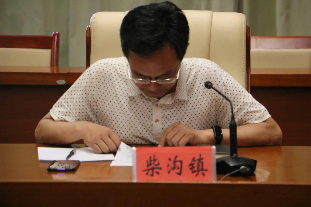 李学明带队现场调度明董高速高密段征迁工作_大牟家