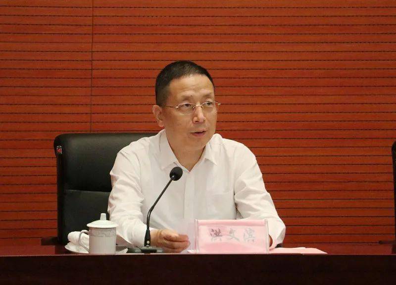 市委统战部常务副部长,市社会主义学院副院长黄益友宣布班组干部名单