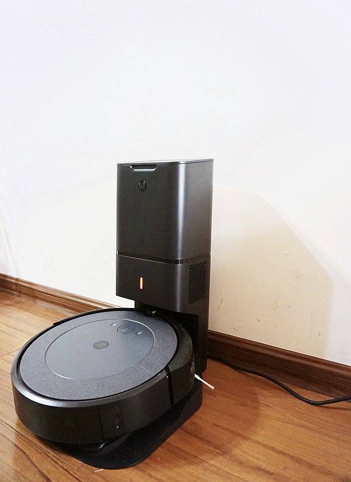 机器人|iRobot Roomba i4+扫地机器人体验：颜值提升，自动倒垃圾成亮点