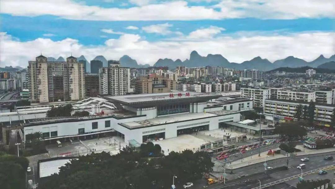 三江南站(行政区域属于柳州)七个客运站,桂林西站,五通站,恭城站,阳朔