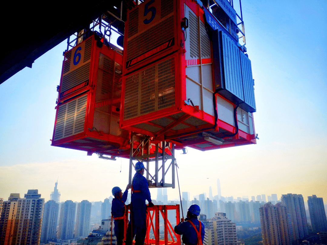 为满足超高层建设垂直运输需要项目采用国家"十三五"重点研发课题深圳