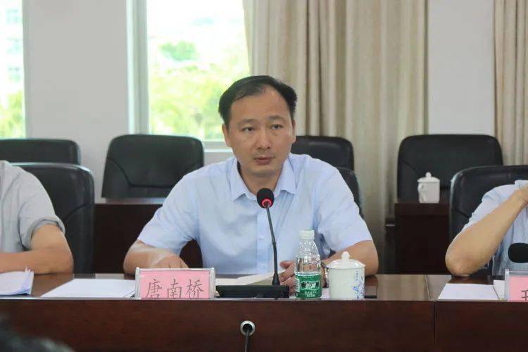 王国宙就凭海临江信访群体接访情况进行汇报.