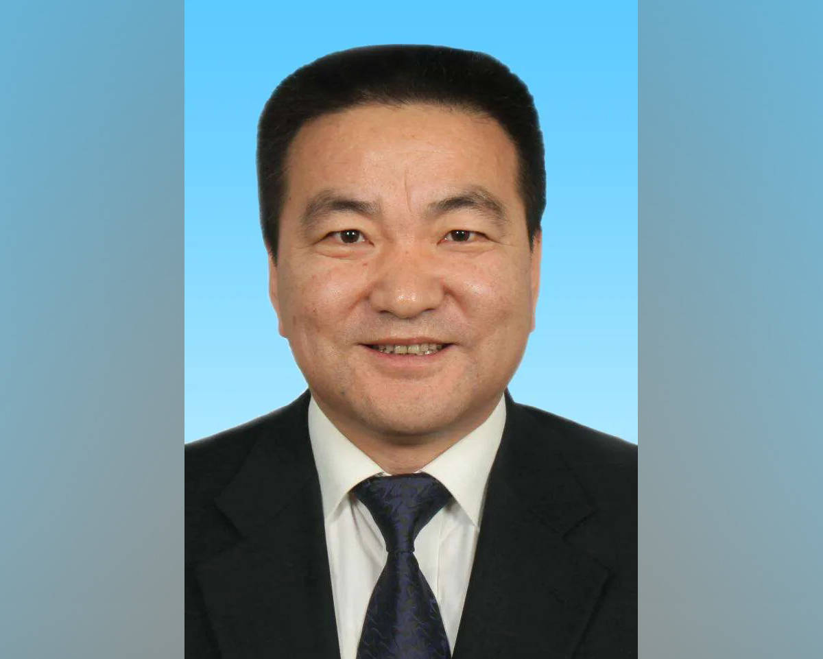 会上宣布了中央,省委关于王成国同志任职的决定,王成国同志任浙江省